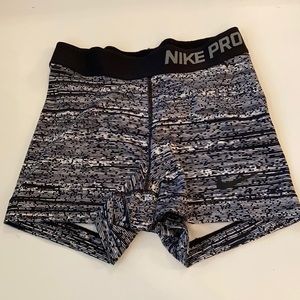 XS Nike pros